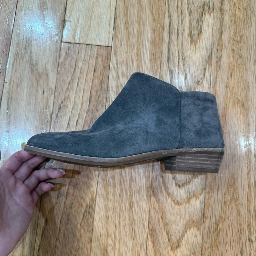 Gianni Bini ankle booties